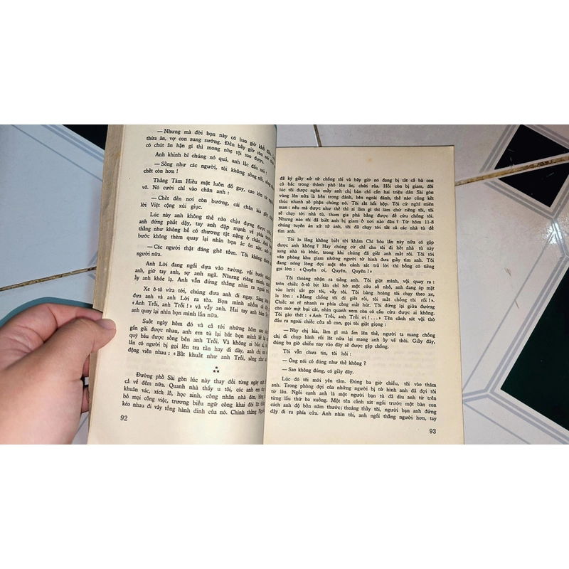 TRUYỆN KÝ CÁCH MẠNG VIỆT NAM (NXB GDGP 1974) 470346