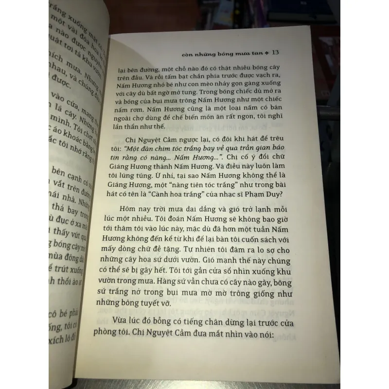 Còn những bóng mưa tan - Từ Kế Tường 1009473