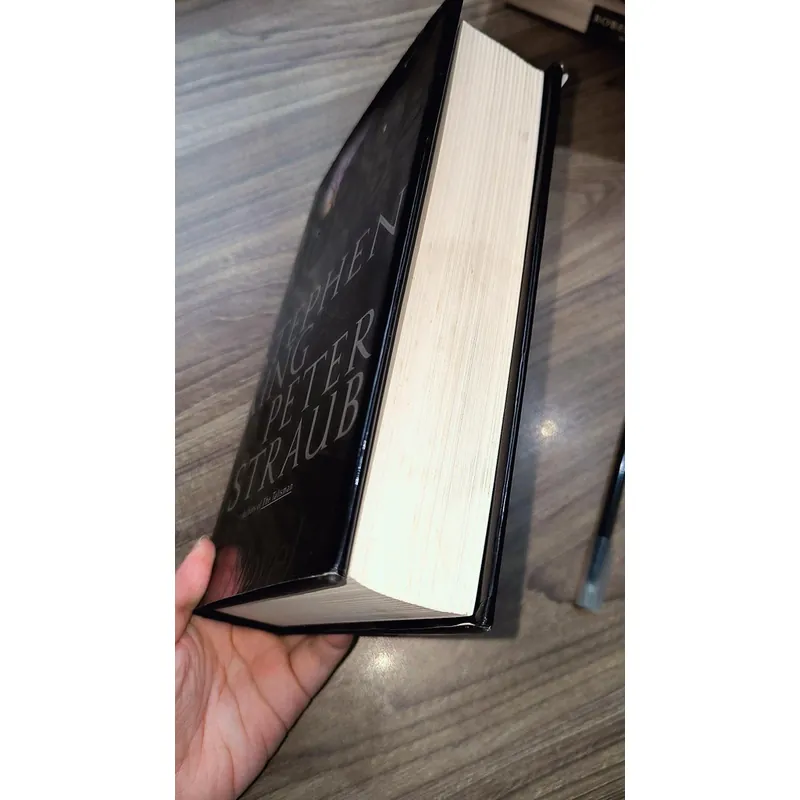 Black House
By Stephen King (khổ lớn, bìa cứng siêu hiếm) 723266