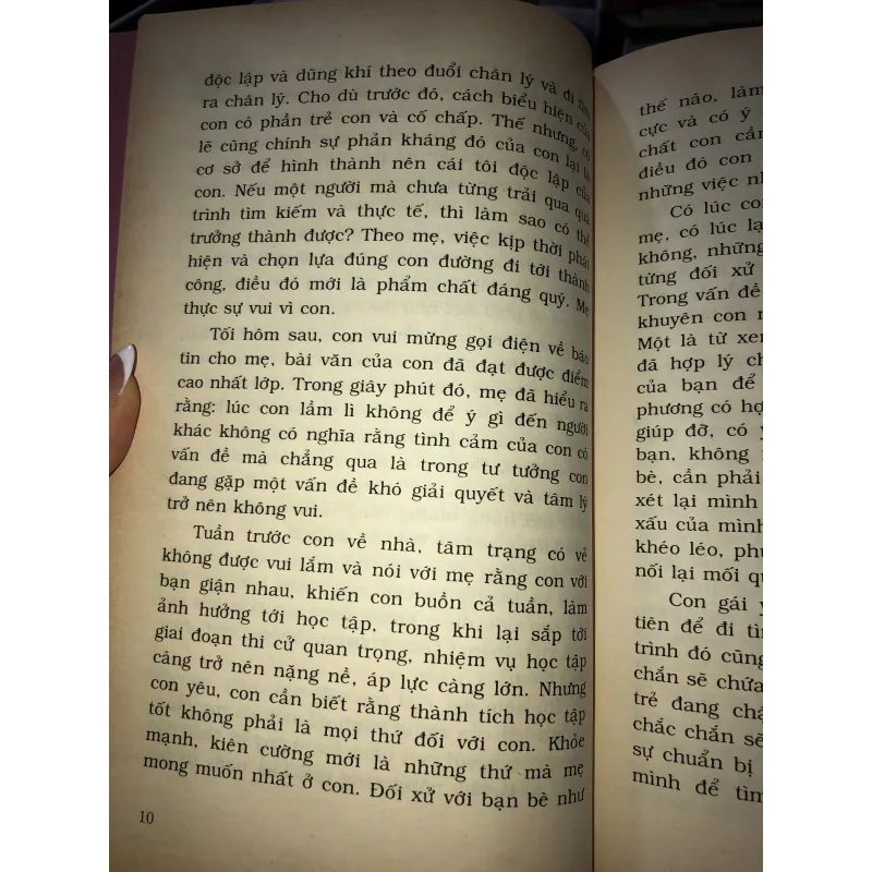 Thư cha mẹ gửi con gái - Nhiều tác giả  1000145