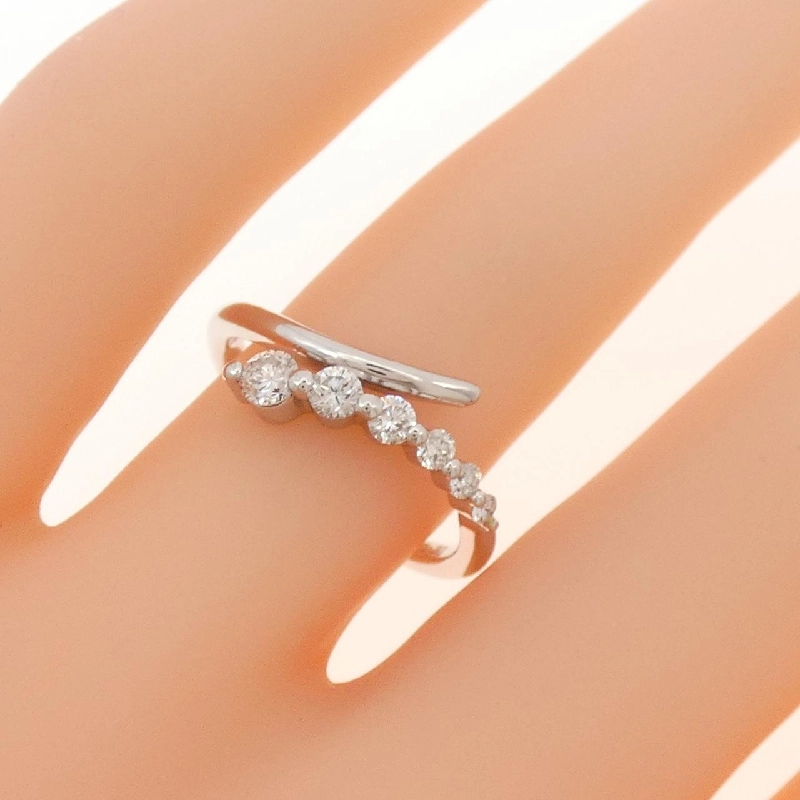 Nhẫn kim cương K18WG 0.30CT 671840