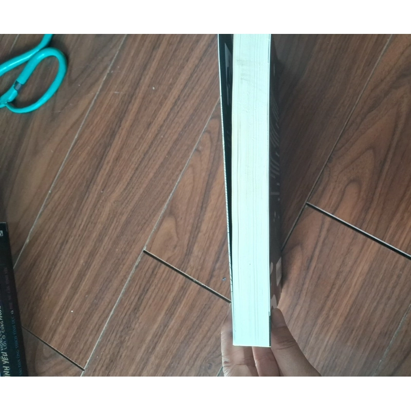 Thiên tài bên trái kẻ điên bên phải 552164