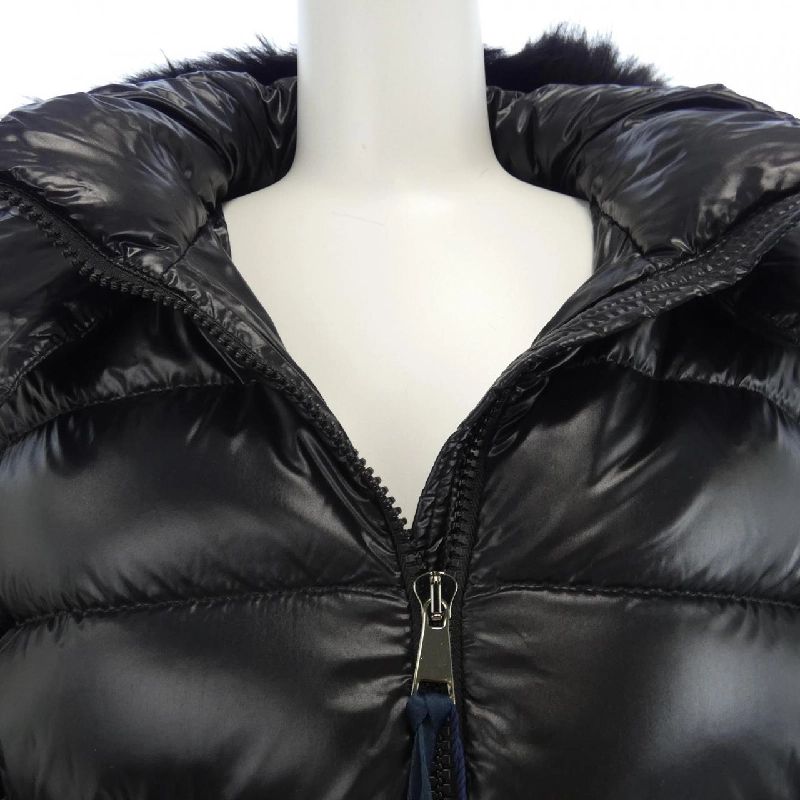Áo khoác lông vũ MONCLER 635757