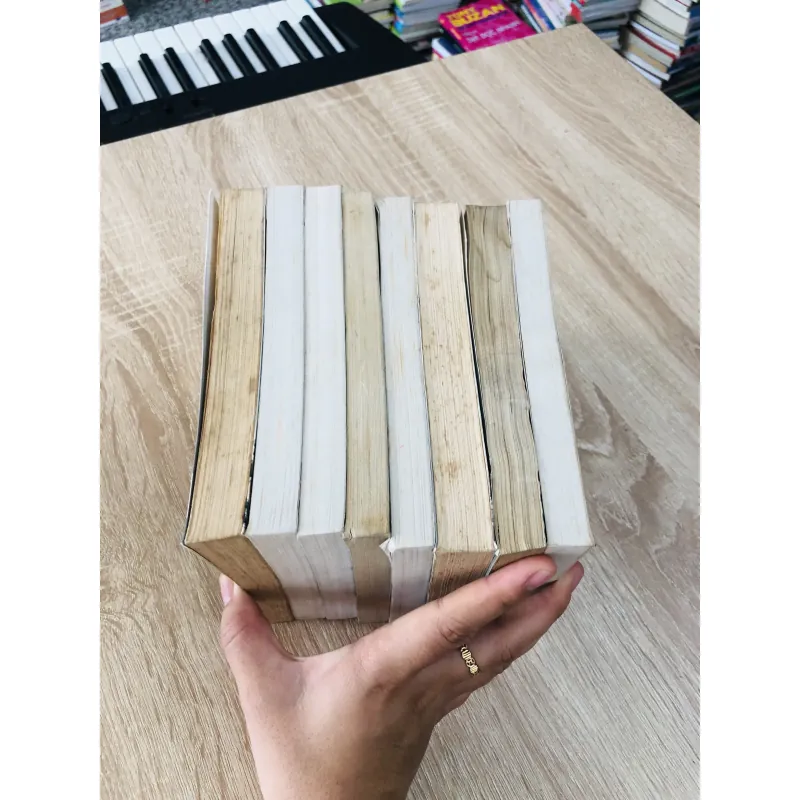 TIẾU NGẠO GIANG HỒ ( 8 tập) - Kim Dung 1044792