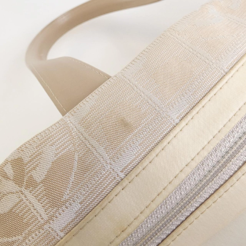 Túi xách Chanel Travel Line 15991 616049