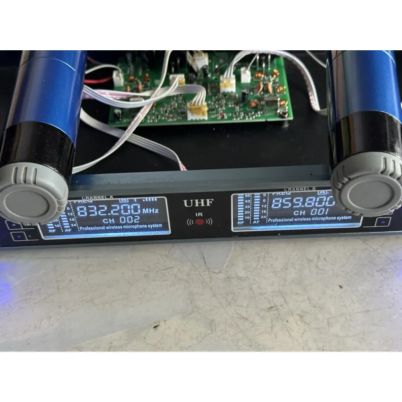 Bộ thu micro không dây Shure BLXC 9 mất nắp trên còn nguồn ( Tù mù ) 604671