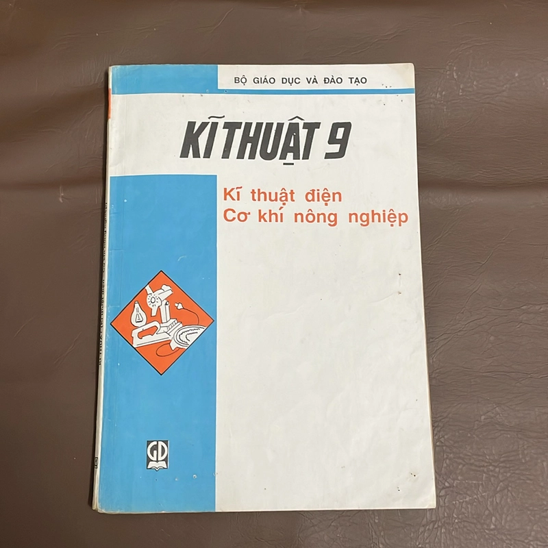 [Sách Xưa] - II Sách Kỹ Thuật: Kỹ Thuật 9 _ Kỹ Thuật Điện, Cơ Khí Nông Nghiệp - 1999 521948