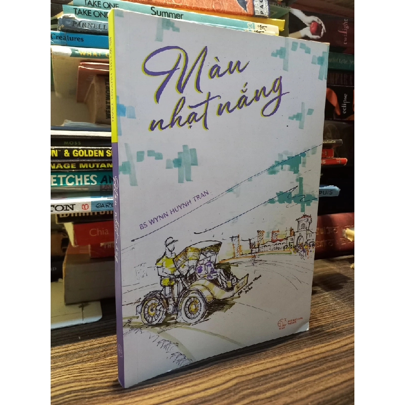 Màu nhạt nắng - BS Wynn Huynh Tran 450100