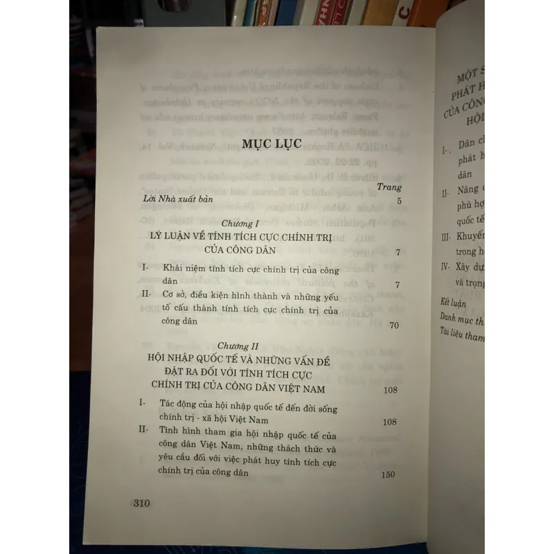 Tính tích cực chính trị của công dân Việt Nam trong xu thế hội nhập quốc tế hiện nay 704323