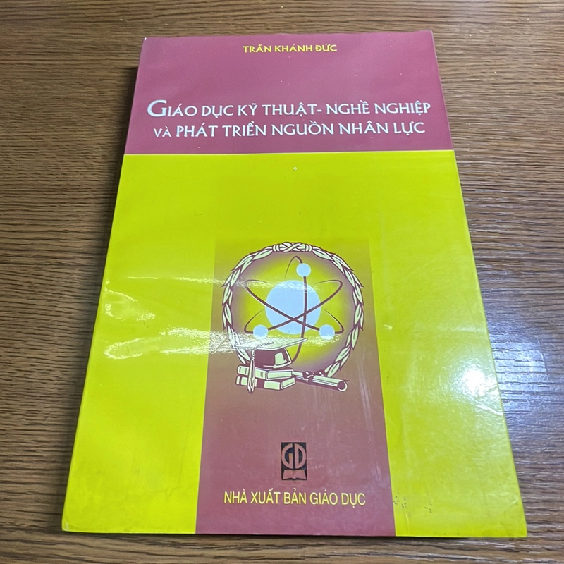 Giáo dục kỹ thuật-nghề nghiệp và phát triển nguồn nhân lực Trần Khánh Đức 378428