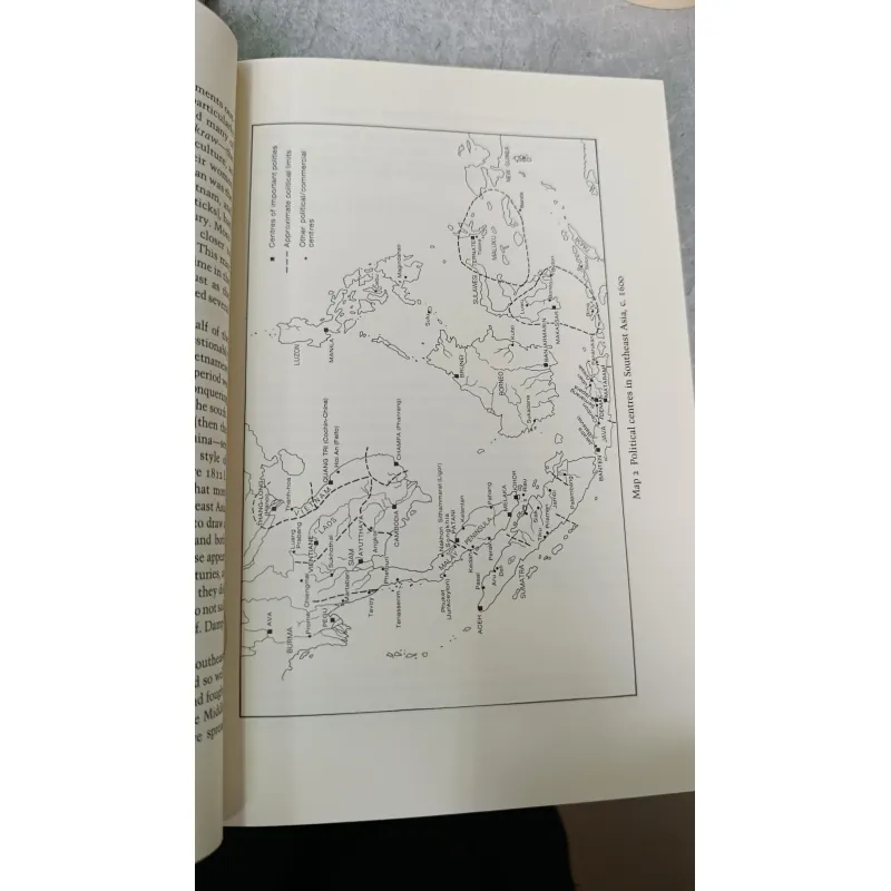 SOUTHEAST ASIA IN THE AGE OF COMMERCE 1450-1680 673910