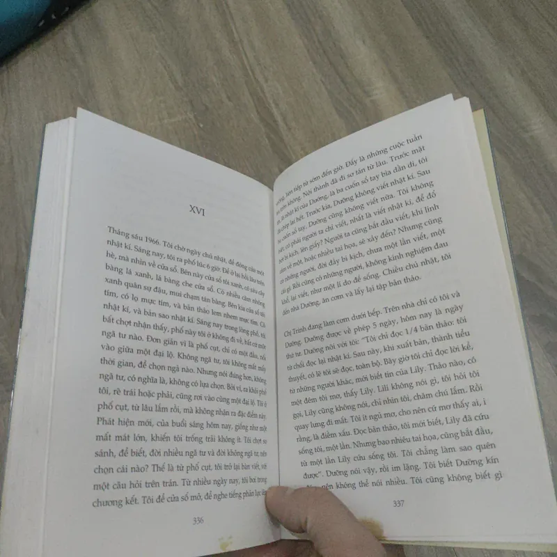 Những Ngã Tư Và Những Cột Đèn - Trần Dần 732159