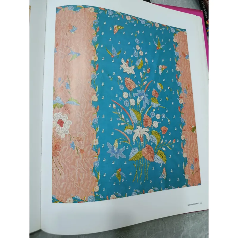 THE NYONYA KEBAYA A CENTURY OF STRAITS CHINESE COSTUME 560150