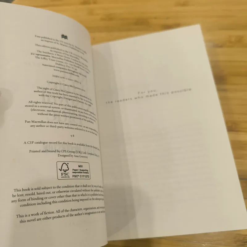 Red, White & Royal Blue - Casey McQuiston - Sách New 973287