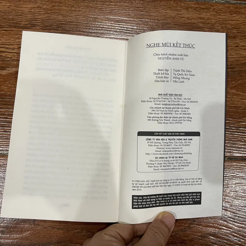 Nghe mùi kết thúc - Julian Barnes  (9) 1025589