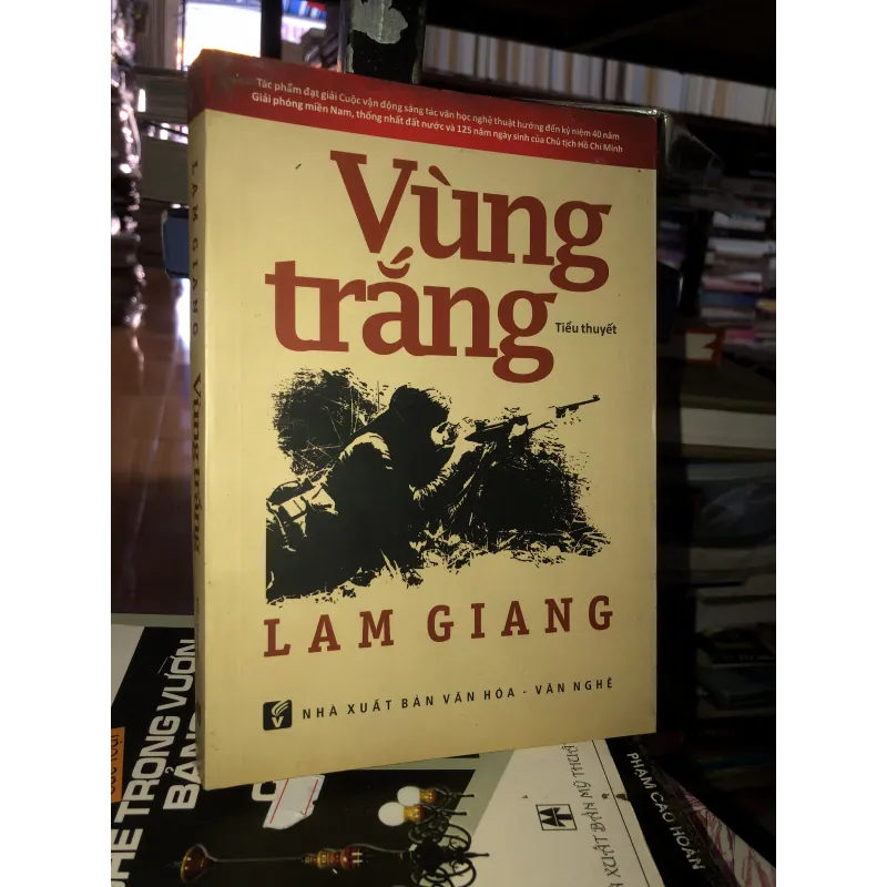 Vùng trắng - Lam Giang 1003430