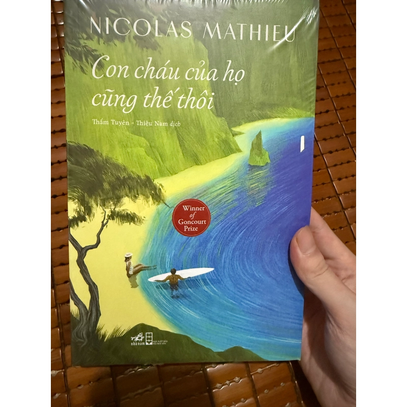  On cháu của họ cũng thế thôi - Nicolas Mathieu 543516