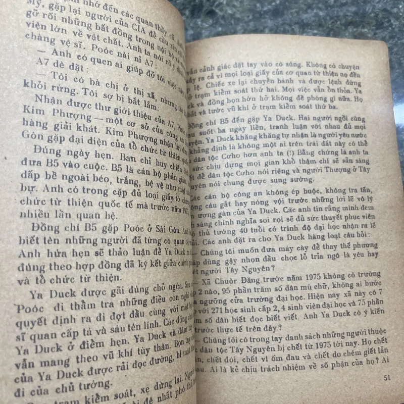 Vùng đất sôi động Nguyễn Trần Thiết xb 1985 713327