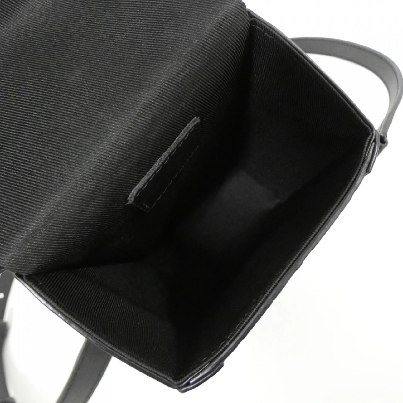 Túi xách đeo vai Louis Vuitton Trunk Wearable Wallet Monogram Trianon M82070 611703