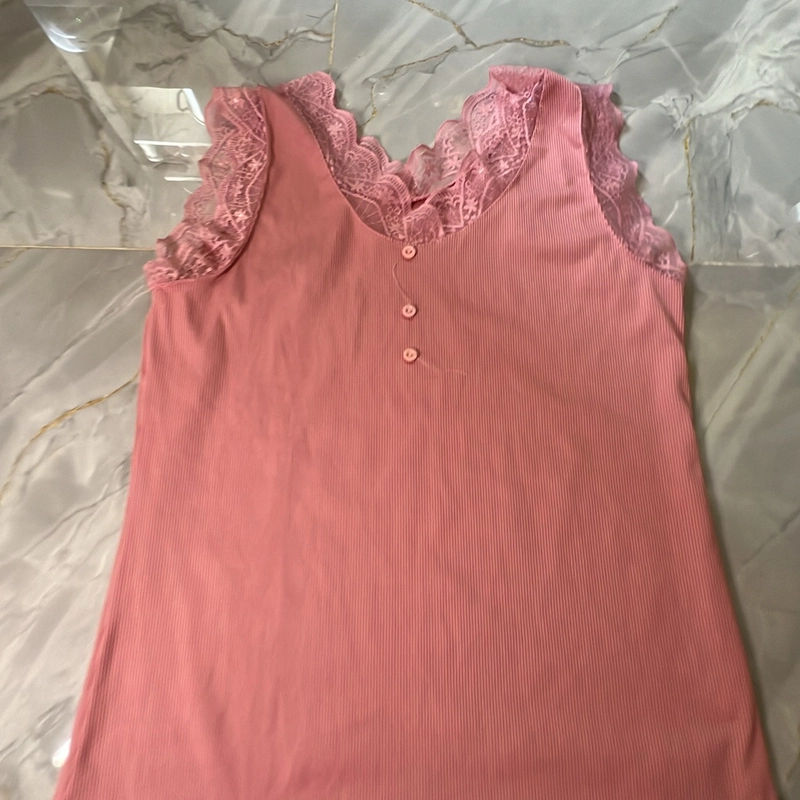 Áo thun mỏng xách nát phối ren  457783