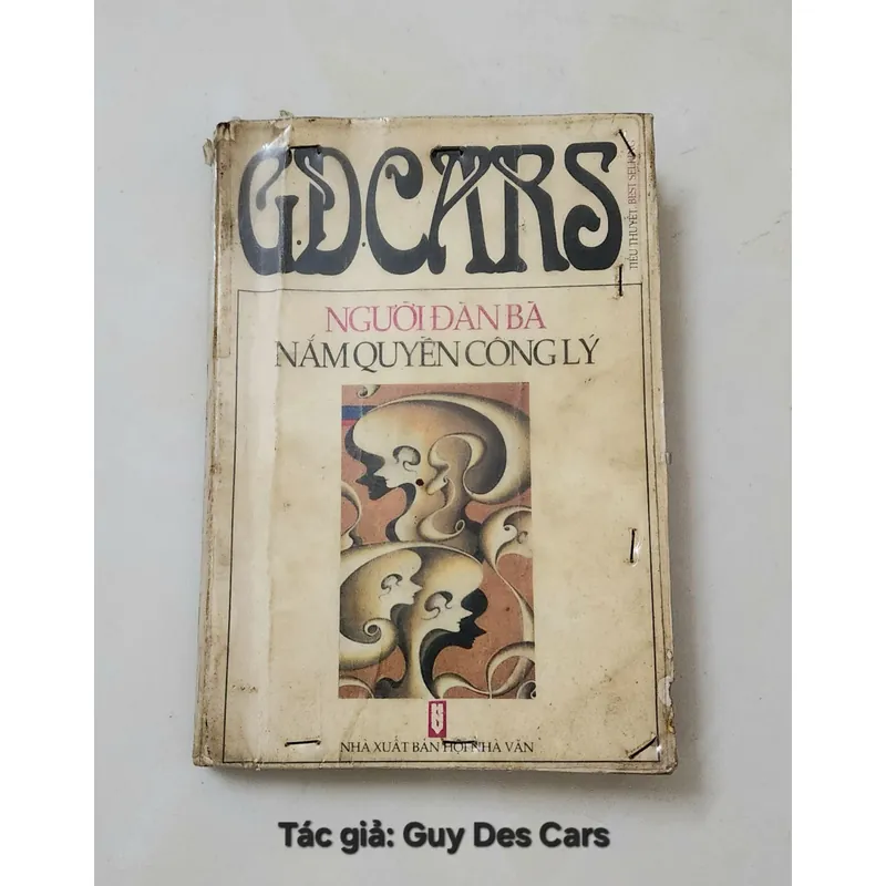 Văn học cổ điển Pháp: NGƯỜI ĐÀN BÀ NẮM QUYỀN CÔNG LÝ (Guy Des Cars) 715225