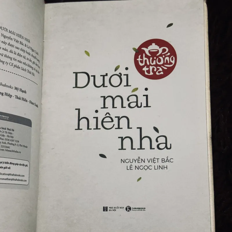 Dưới mái hiên nhà (bìa cứng) 1031523
