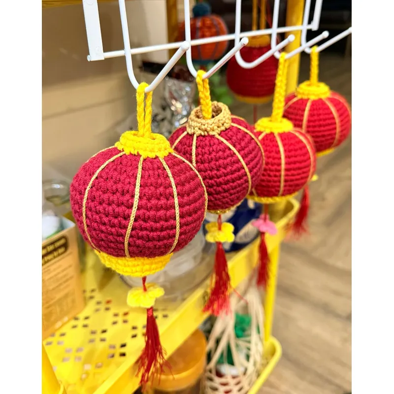 Đèn lồng mini làm bằng len trang trí cho không gian ngày Tết, móc chìa khóa đèn lồng len 762724