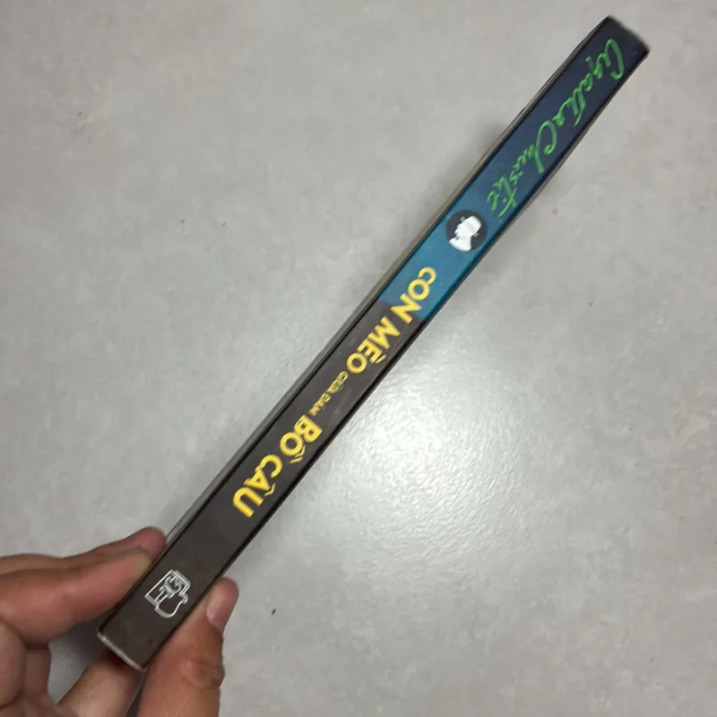 Con mèo giữa đám bồ câu - Agatha Christie 777740