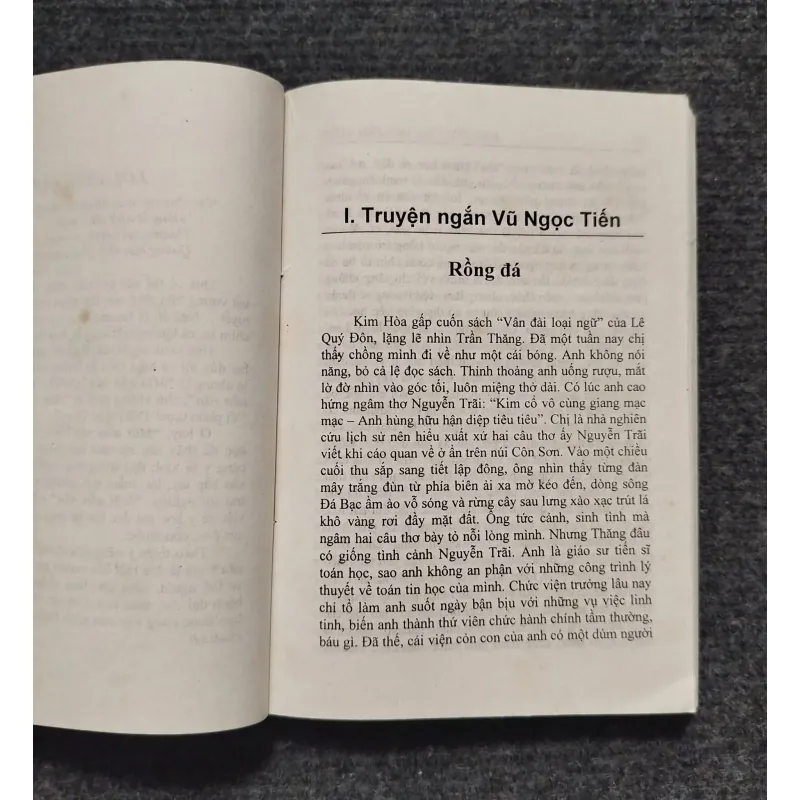 Rồng đá hay là Mũi uốn ván- Vũ Ngọc Tiến và Lê Mai 1023132