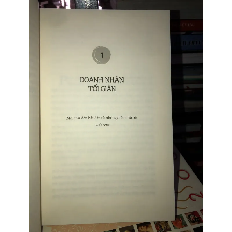 Ngựa lùn giữa đàn kỳ lân - Sahil Lavingia 778971