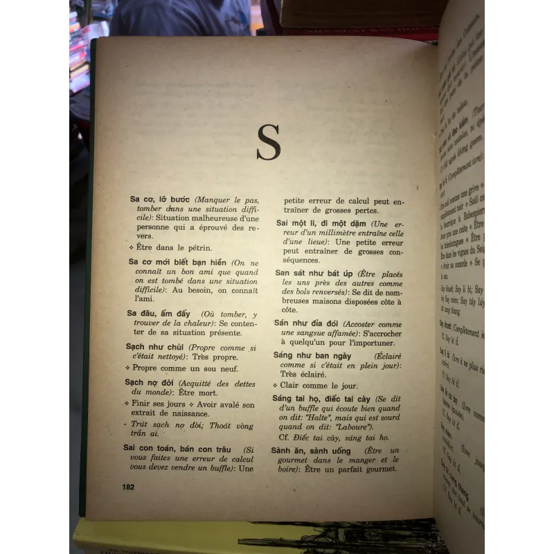 Từ điển thành ngữ - Tục ngữ Việt - Pháp - GS. Nguyễn Lân 1029305