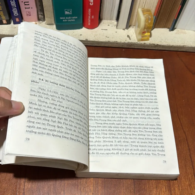 II Lịch Sử Trung Quốc: Bí Mật Về Tám Vị Tổng Thống Trung Quốc (Tập 1) - Vương Hiệu Minh 782341