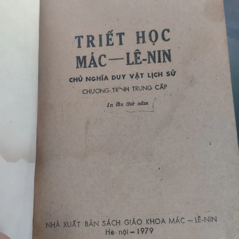 Triết học Mác-Lênin: Chủ nghĩa Duy Vật Lịch Sử" (1979) 573906