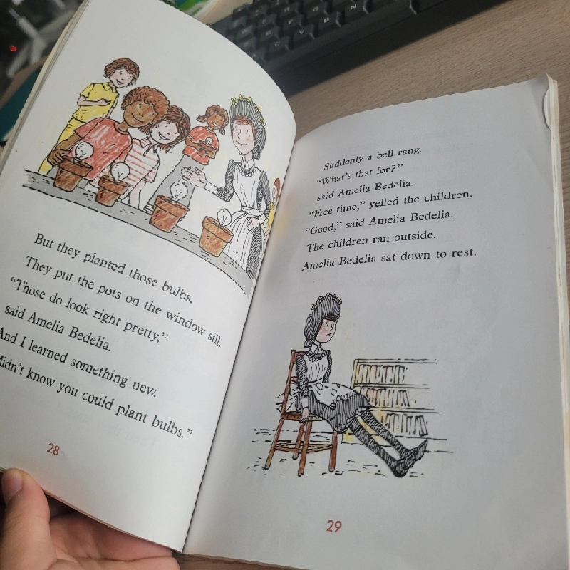 Teach Us, Amelia Bedelia  Peggy Parish & Lynn Sweat 531353