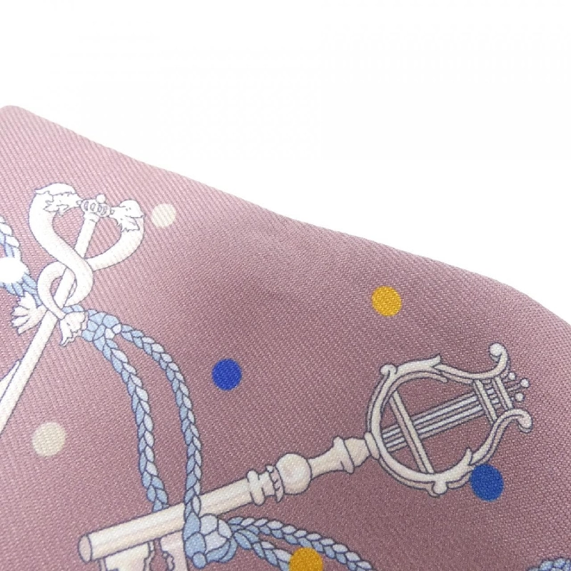 Khăn lụa LES CLES A POIS của Hermès 063871S 625270