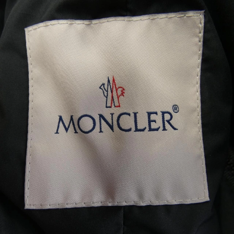 Áo khoác MONCLER PAU - Hàng hiệu Authentic 822785