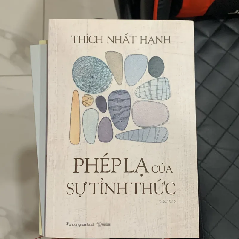 Sách phép lạ của sự tỉnh thức 594421