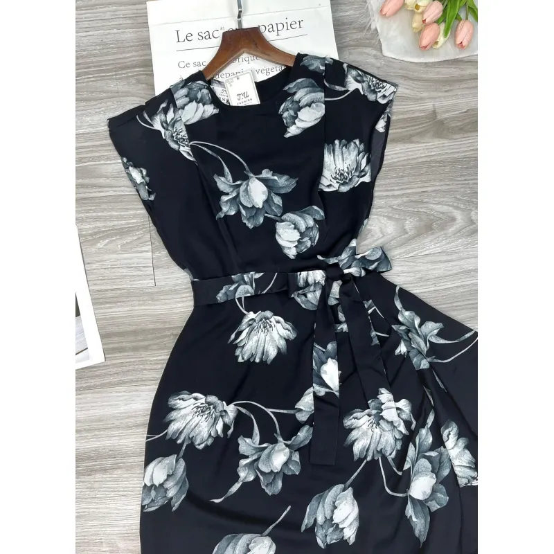 Trang phục công sở vest nữ tay dài màu xám kẻ sọc nhạt 715976