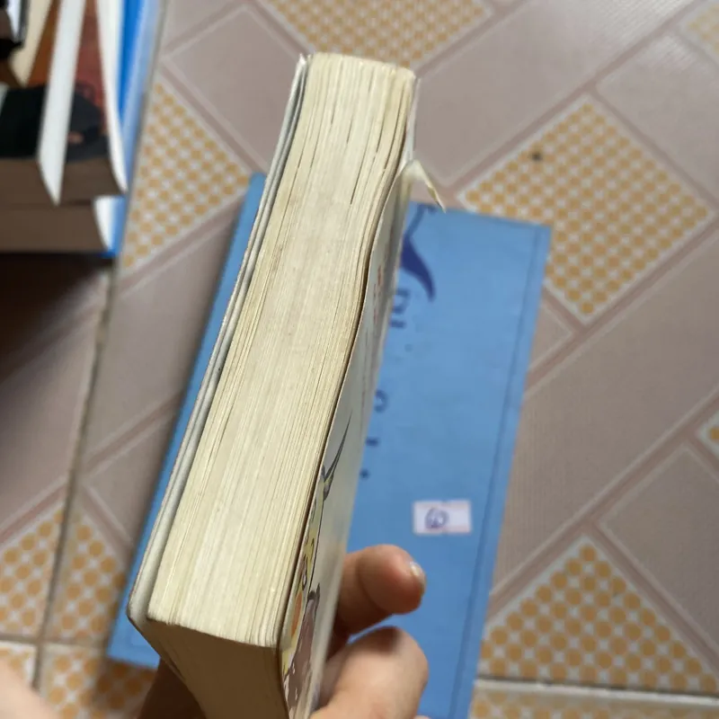 Một cuốn sách buồn cười  592884