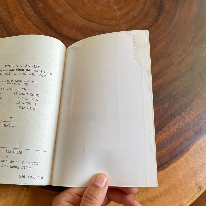 II Tựa sách: Truyện Ngắn Hay Cuối Tuần _ Quân Đội Nhân Dân - 1998 452786