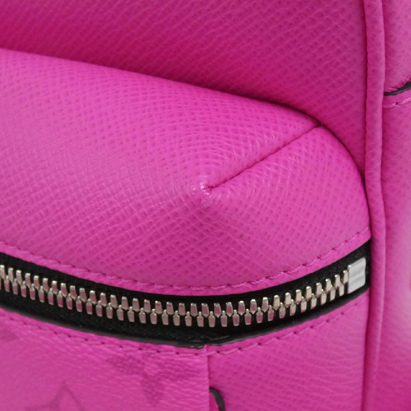 Túi đeo chéo Louis Vuitton Taiga Lama Outdoor Messenger M30765 - Hàng hiệu Chính hãng 776500