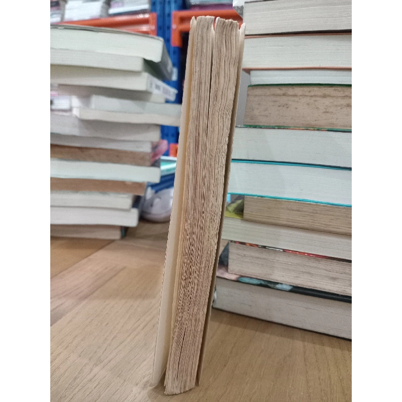 Bí mật của tòa nhà đỏ 607256