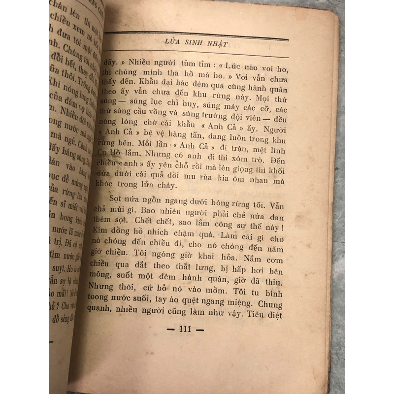 TUỲ BÚT KHÁNG CHIẾN - NGUYỄN TUÂN 455528