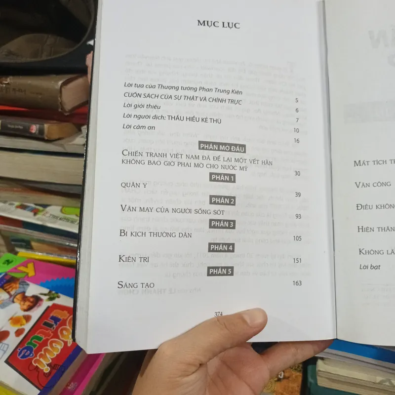 Chân Trần Chí Thép - James G. Zumwalt 1008310