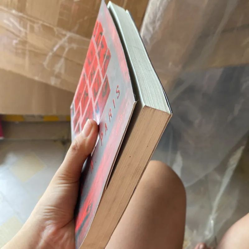 Sau cánh cửa đóng 574524