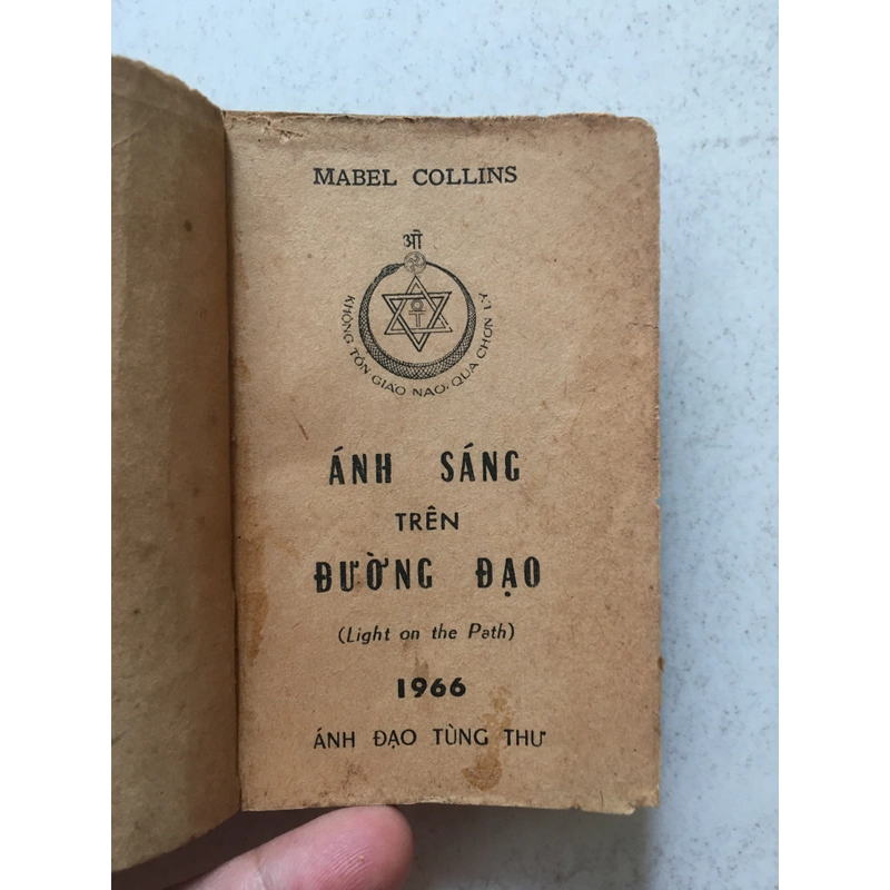 (1966) Ánh Sáng Trên Đường Đạo - Hội Thông Thiên Học Việt Nam 408567