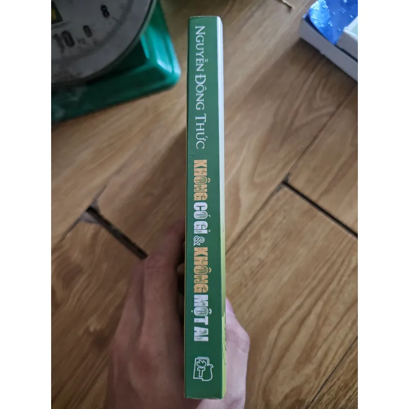 Không có gì & không một ai (có chữ ký tác giả)
 757606