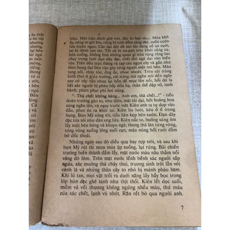 Nỗi buồn chiến tranh 993524