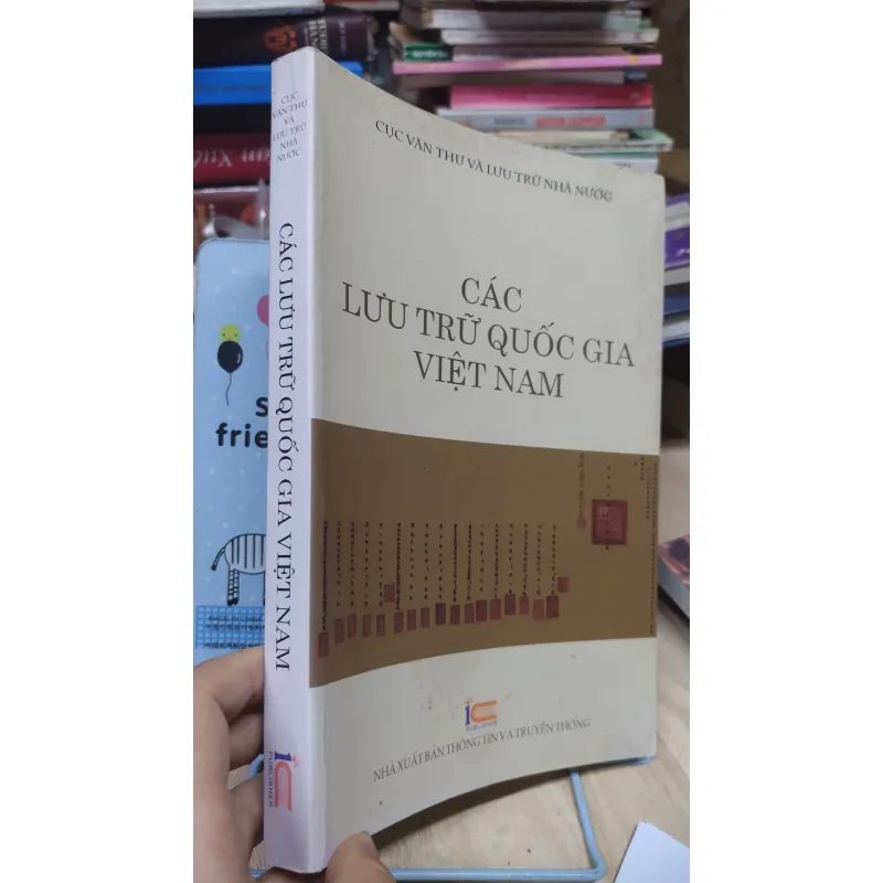 Sách: Các lưu trữ quốc gia Việt Nam - (A2) 1037245