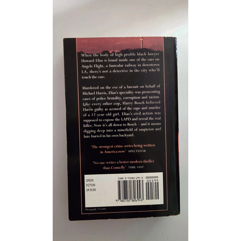 Harry Bosch #6 -
Angels Flight
by Michael Connelly (pocket size) 540119
